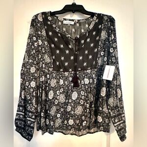 Lucky Brand Black/White Floral Pattern Long Sleeve Shirt size Medium NWT